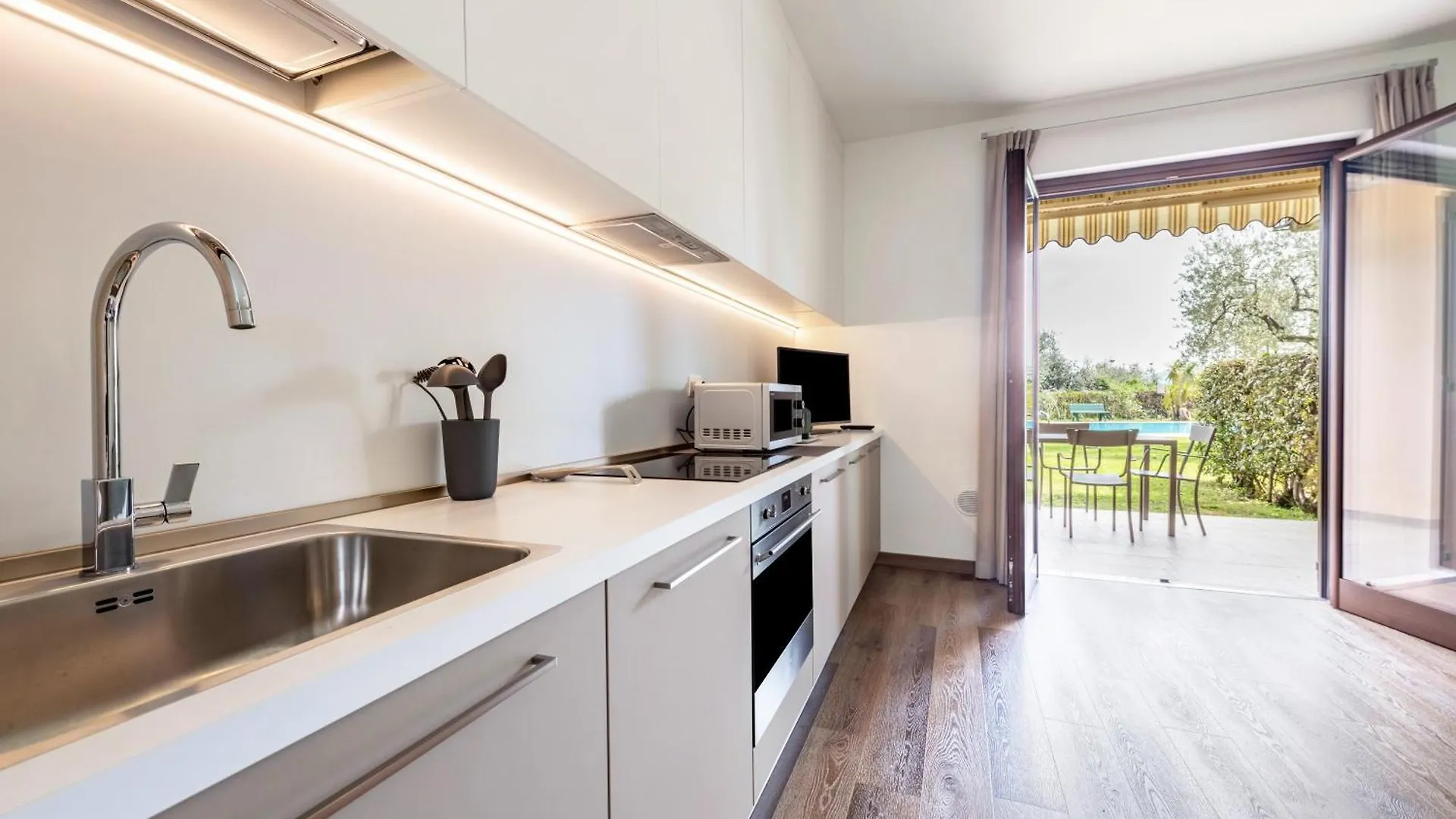 Apartment Appartamento Colibri San Felice del Benaco